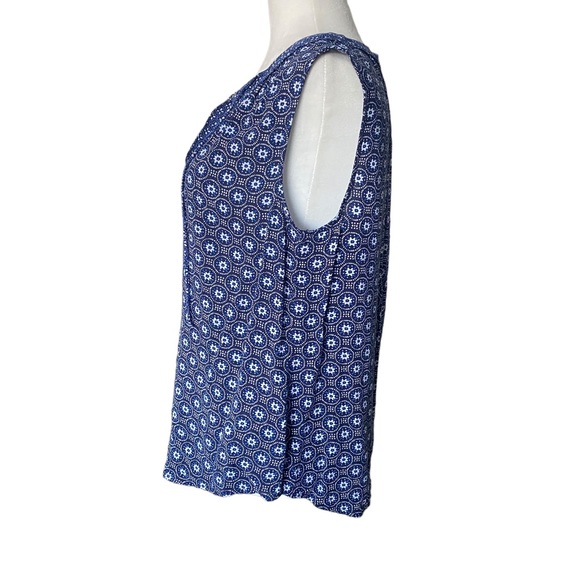 Old Navy NWOT Blue 2 Pattered Sleeveless Top Medium - Picture 6 of 12